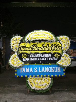 Papan Bunga Duka di Karang Pamulang